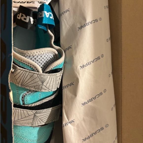Scarpa Blue and Gray Sneakers Athletic Design - Picture 1 of 6